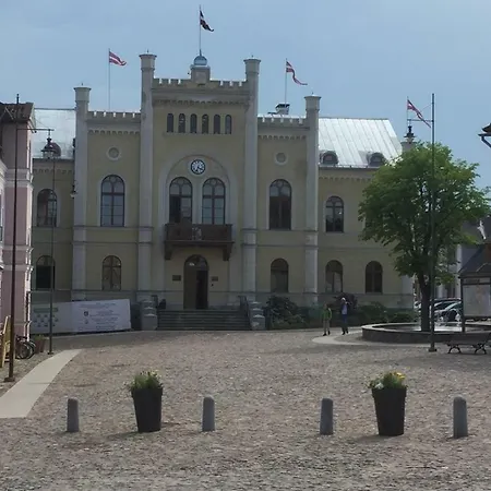 Maza Venecija-kuldiga *